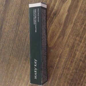 Mary Kay Unlimited lip gloss